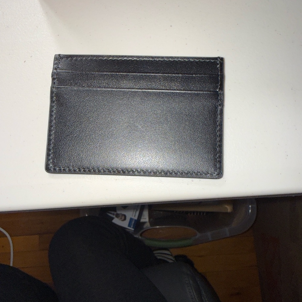 Gucci Black Card Holder with Gold Logo - Picture 3 of 4